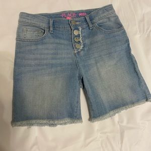 Children’s Place cut off jean shorts 10/12